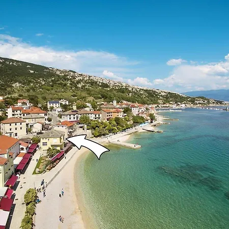 Seaside With Balcony And Sea View Apartment