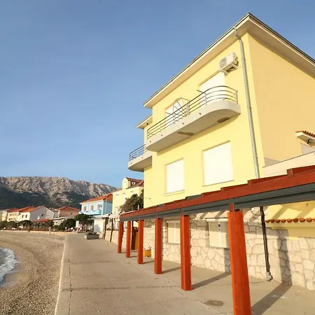 Seaside With Balcony And Sea View Apartment *