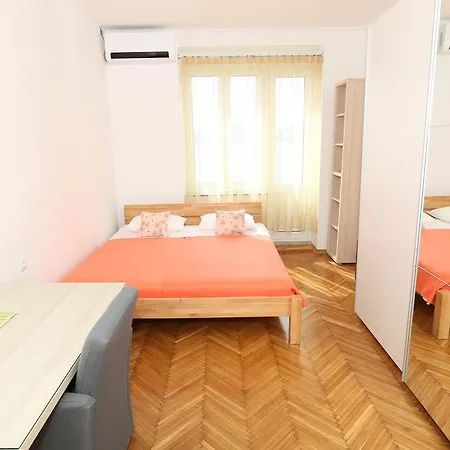 Seaside With Balcony And Sea View Baska (Krk)